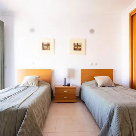 Beautiful With Private Pool At The Сasa de vacaciones Lagos
