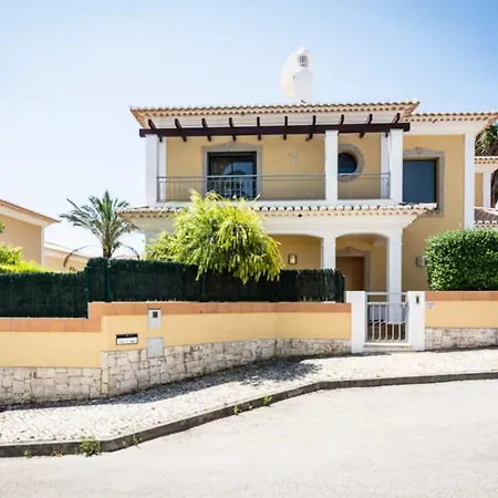 Beautiful With Private Pool At The Lagos