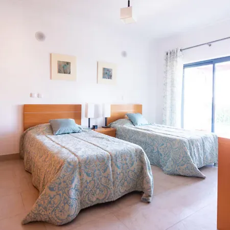 Beautiful With Private Pool At The Лагуш