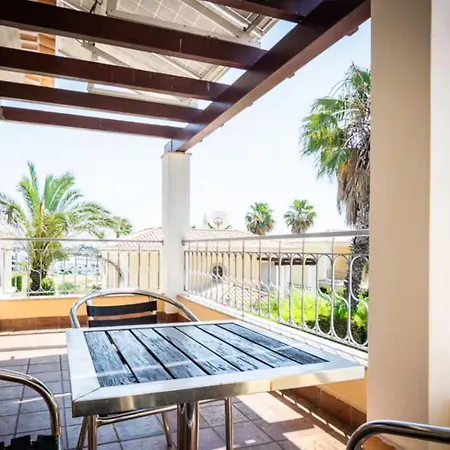 Beautiful With Private Pool At The Лагуш